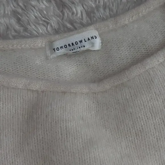 Tomorrowland Womens Small Brushed Cashmere Flared Sleeve Cream Crewneck Sweater - Picture 6 of 9